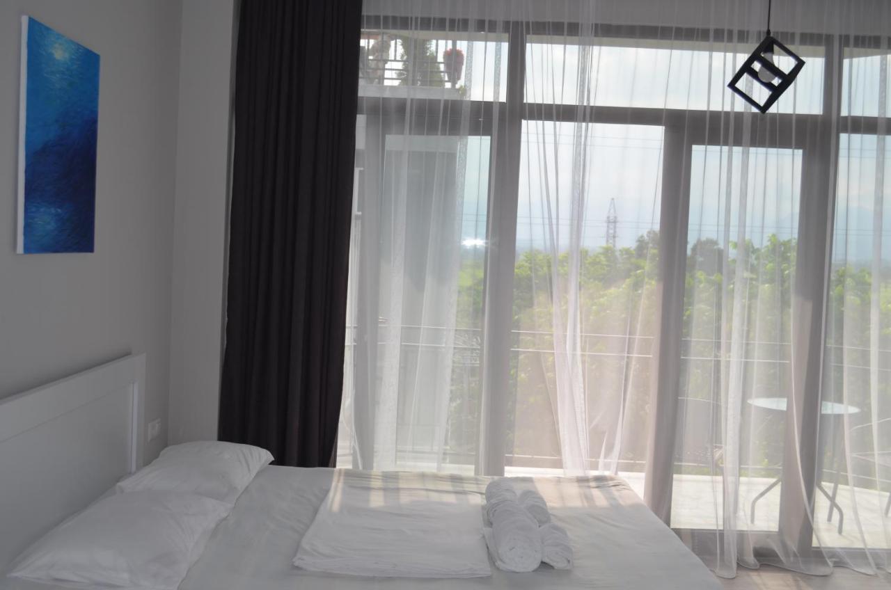 Guest House Madonna Kobuleti Exterior photo