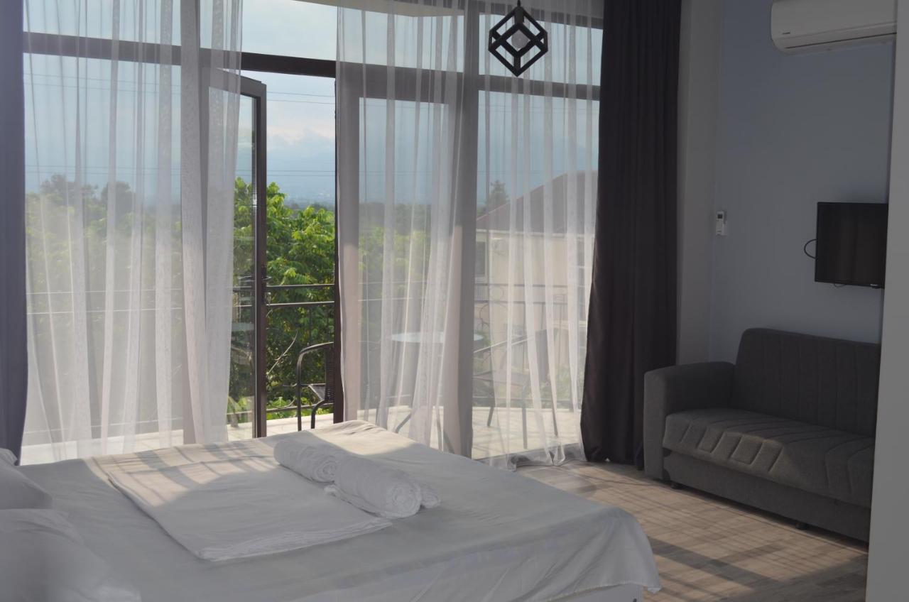 Guest House Madonna Kobuleti Exterior photo