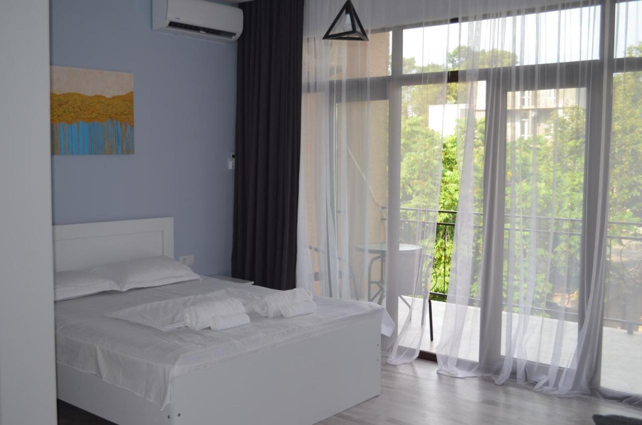 Guest House Madonna Kobuleti Exterior photo