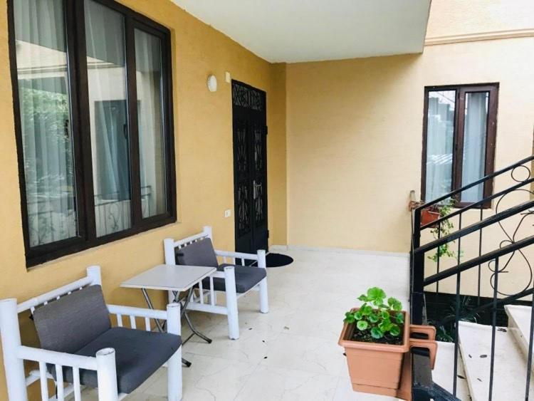 Guest House Madonna Kobuleti Exterior photo