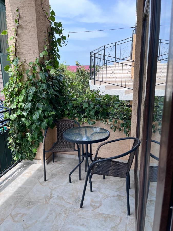 Guest House Madonna Kobuleti Exterior photo