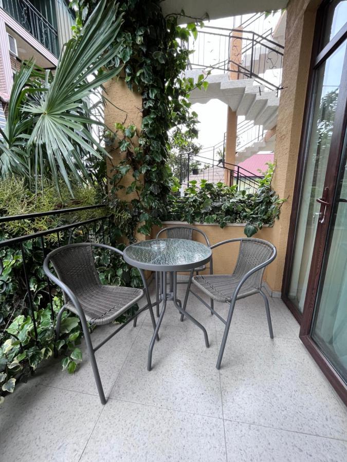 Guest House Madonna Kobuleti Exterior photo