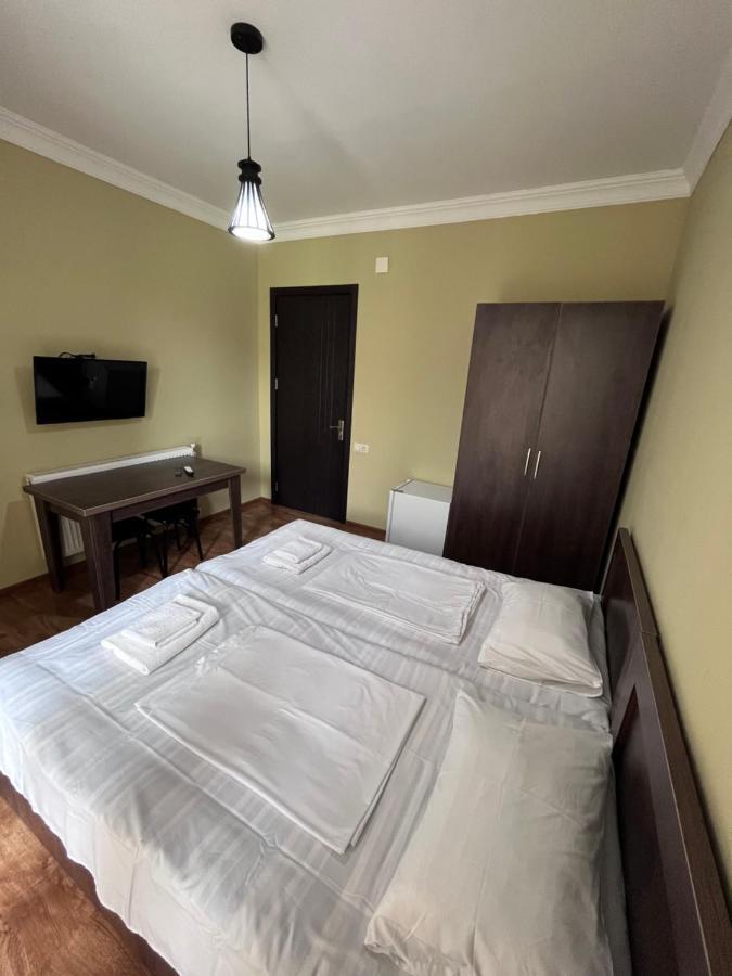 Guest House Madonna Kobuleti Exterior photo