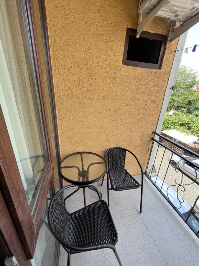 Guest House Madonna Kobuleti Exterior photo