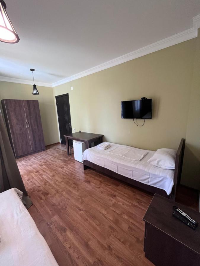 Guest House Madonna Kobuleti Exterior photo
