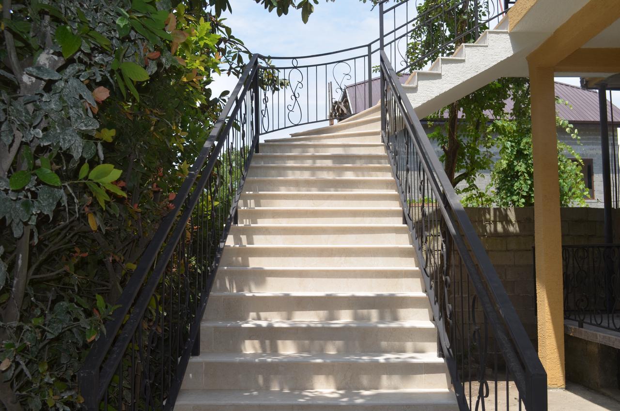 Guest House Madonna Kobuleti Exterior photo